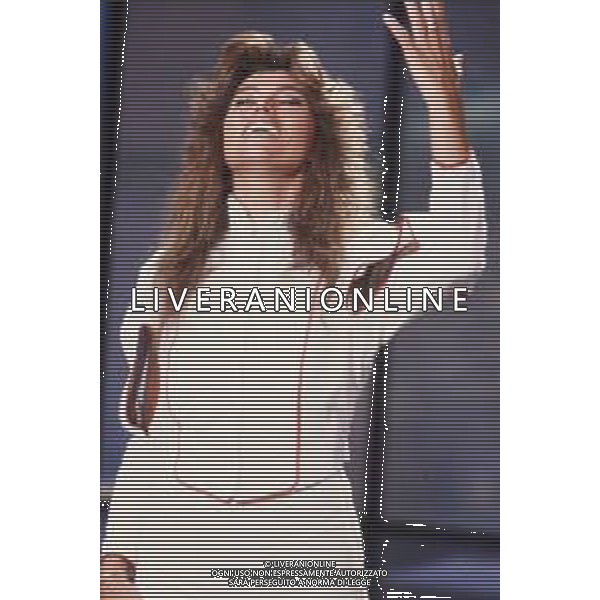 DIAP-RETROSPETTIVA MARINA OCCHIENA CANTANTE NELLA FOTO MARINA OCCHIENA OSPITE DELLA TRASMISSIONE TELEVISIVA “CIPRIA“NELL\'ANNO 1983  FOTO ENRICO LIVERANI-AG ALDO LIVERANI SAS