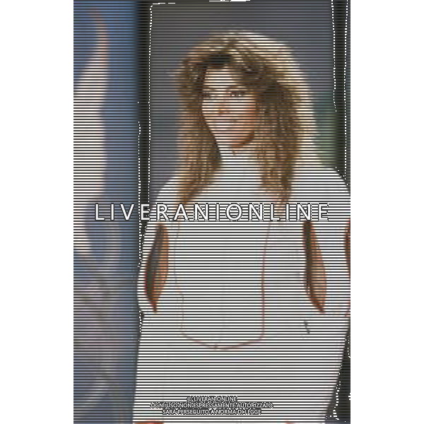 DIAP-RETROSPETTIVA MARINA OCCHIENA CANTANTE NELLA FOTO MARINA OCCHIENA OSPITE DELLA TRASMISSIONE TELEVISIVA “CIPRIA“NELL\'ANNO 1983  FOTO ENRICO LIVERANI-AG ALDO LIVERANI SAS