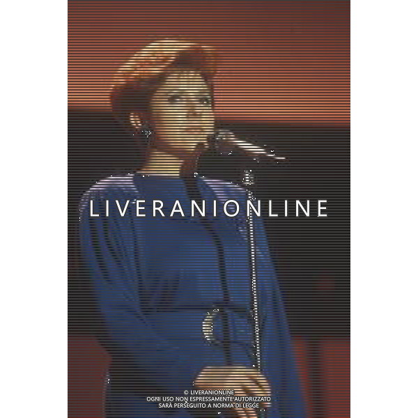 DIAP-RETROSPETTIVA ORIETTA BERTI CANTANTE NELLA FOTO ORIETTA BERTI AL FESTIVAL DI SANREMO NELL\'ANNO 1986 AG ALDO LIVERANI SAS
