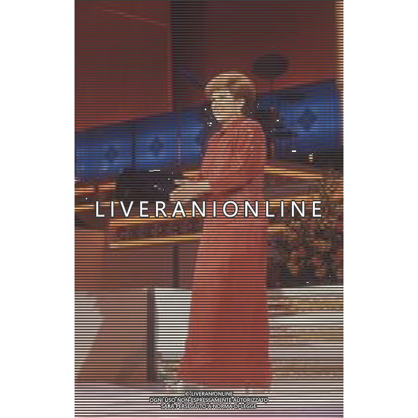 DIAP-RETROSPETTIVA ORIETTA BERTI CANTANTE NELLA FOTO ORIETTA BERTI AL FESTIVAL DI SANREMO NELL\'ANNO 1986 AG ALDO LIVERANI SAS