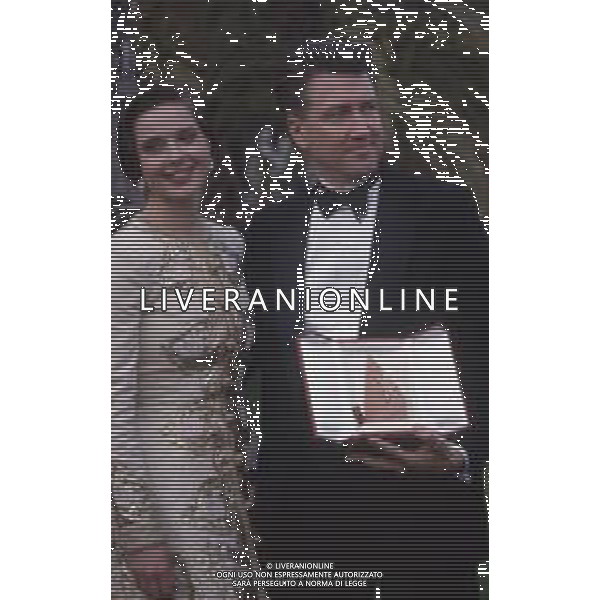 DIAP-RETROSPETTIVA ISABELLA ROSSELLINI ATTRICE NELLA FOTO ISABELLA ROSSELLINI CON DAVID LYNCH A CANNES NELL\'ANNO 1990 AG ALDO LIVERANI SAS