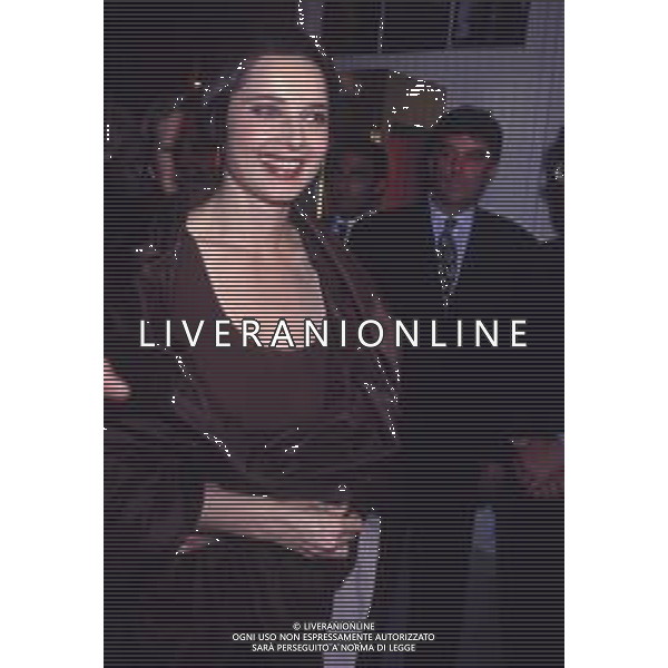 DIAP-RETROSPETTIVA ISABELLA ROSSELLINI ATTRICE NELLA FOTO ISABELLA ROSSELLINI CON PAOLO VILLAGGIO A CANNES NELL\'ANNO 1990 AG ALDO LIVERANI SAS