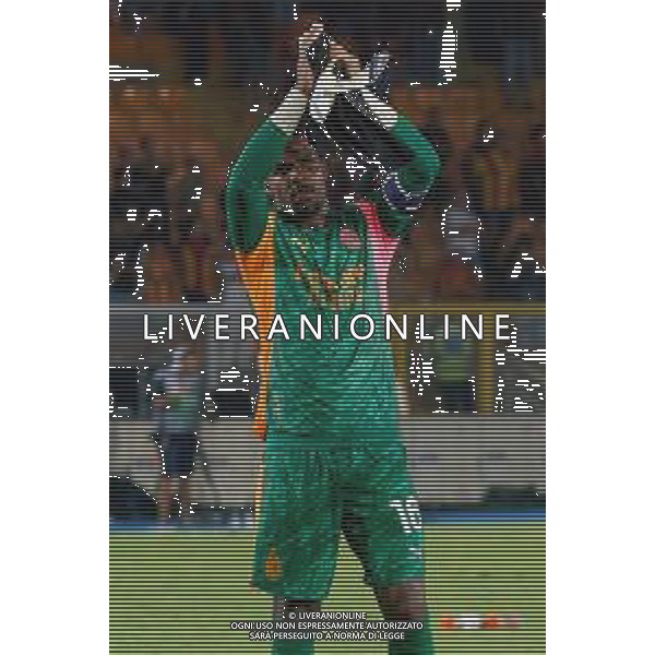 TVEM September 29, 2025 Lecce, Italy - US Lecce vs AC Milan - Italian soccer serie A 2024/25 - Via Del Mare Stadium. In the pic: Mike Maignan of AC Milan applauds fans FOTO EMMANUELE MASTRODONATO-AG ALDO LIVERANI SAS