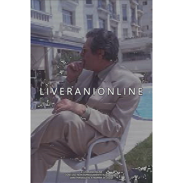 DIAP-RETROSPETTIVA MARCELLO MASTROIANNI ATTORE NELLA FOTO MARCELLO MASTROIANNI A CANNES NELL\'ANNO 1989 AG ALDO LIVERANI SAS