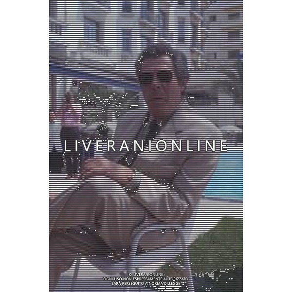 DIAP-RETROSPETTIVA MARCELLO MASTROIANNI ATTORE NELLA FOTO MARCELLO MASTROIANNI A CANNES NELL\'ANNO 1989 AG ALDO LIVERANI SAS
