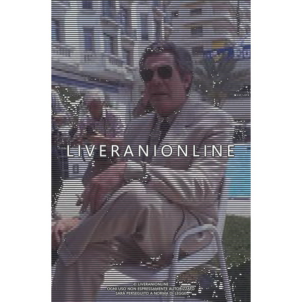DIAP-RETROSPETTIVA MARCELLO MASTROIANNI ATTORE NELLA FOTO MARCELLO MASTROIANNI A CANNES NELL\'ANNO 1989 AG ALDO LIVERANI SAS