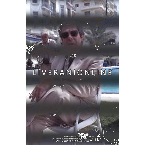 DIAP-RETROSPETTIVA MARCELLO MASTROIANNI ATTORE NELLA FOTO MARCELLO MASTROIANNI A CANNES NELL\'ANNO 1989 AG ALDO LIVERANI SAS