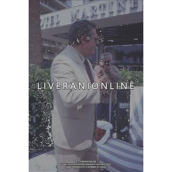DIAP-RETROSPETTIVA MARCELLO MASTROIANNI ATTORE NELLA FOTO MARCELLO MASTROIANNI A CANNES NELL\'ANNO 1989 AG ALDO LIVERANI SAS