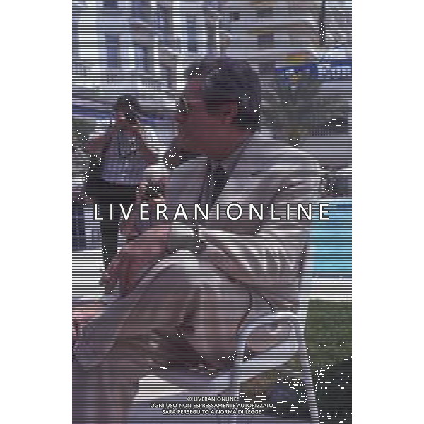 DIAP-RETROSPETTIVA MARCELLO MASTROIANNI ATTORE NELLA FOTO MARCELLO MASTROIANNI A CANNES NELL\'ANNO 1989 AG ALDO LIVERANI SAS