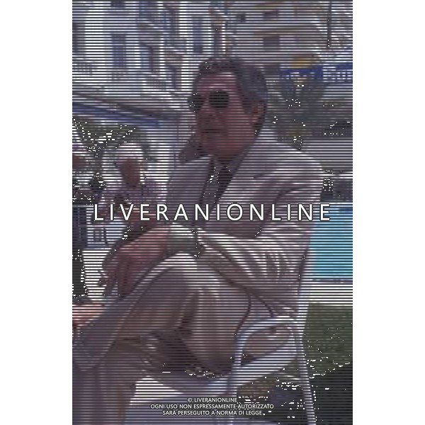 DIAP-RETROSPETTIVA MARCELLO MASTROIANNI ATTORE NELLA FOTO MARCELLO MASTROIANNI A CANNES NELL\'ANNO 1989 AG ALDO LIVERANI SAS