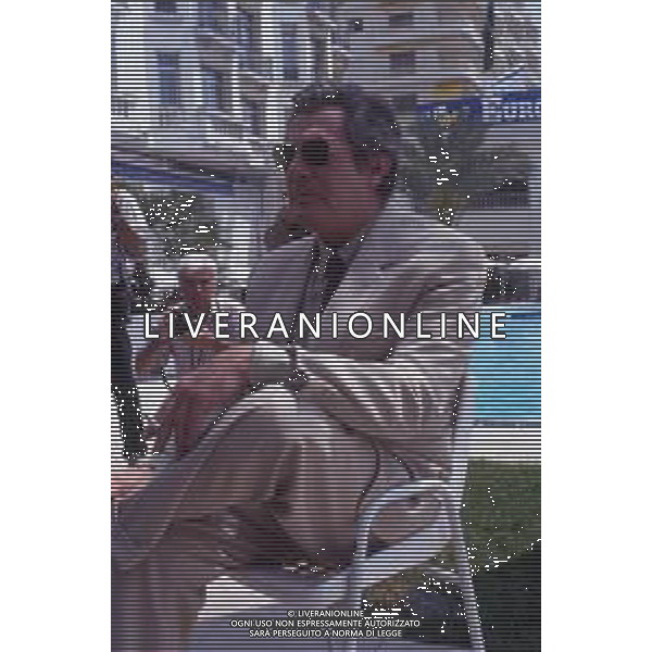 DIAP-RETROSPETTIVA MARCELLO MASTROIANNI ATTORE NELLA FOTO MARCELLO MASTROIANNI A CANNES NELL\'ANNO 1989 AG ALDO LIVERANI SAS