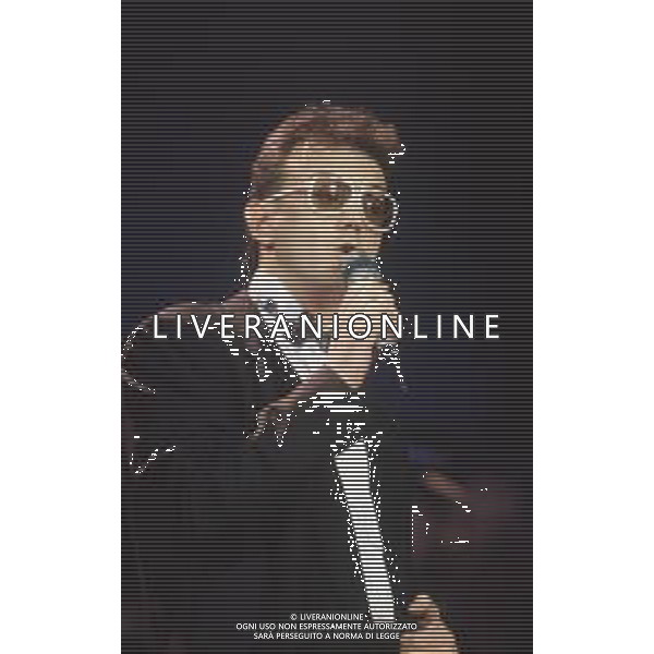 DIAP-RETROSPETTIVA ENRICO RUGGERI CANTANTE NELLA FOTO ENRICO RUGGERI A SANREMO NELL\'ANNO 1986 AG ALDO LIVERANI SAS