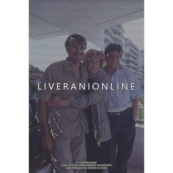 DIAP-RETROSPETTIVA RICKY TOGNAZZI ATTORE NELLA FOTO RICKY TOGNAZZI NANCY BRILLI E SERGIO CASTELLITTO NELL\'ANNO 1989 A CANNES AG ALDO LIVERANI SAS 
