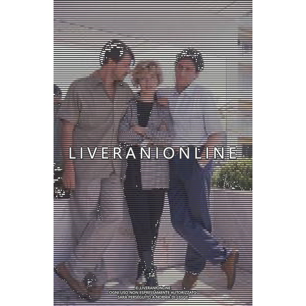 DIAP-RETROSPETTIVA RICKY TOGNAZZI ATTORE NELLA FOTO RICKY TOGNAZZI NANCY BRILLI E SERGIO CASTELLITTO NELL\'ANNO 1989 A CANNES AG ALDO LIVERANI SAS 