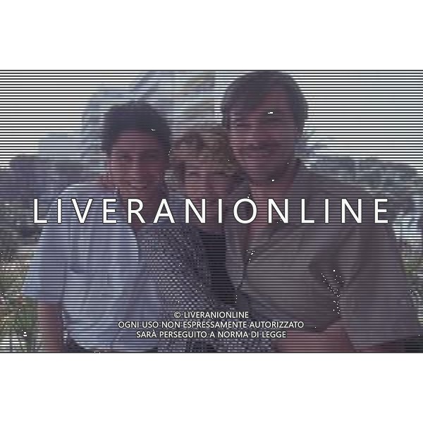 DIAP-RETROSPETTIVA RICKY TOGNAZZI ATTORE NELLA FOTO RICKY TOGNAZZI NANCY BRILLI E SERGIO CASTELLITTO NELL\'ANNO 1989 A CANNES AG ALDO LIVERANI SAS 
