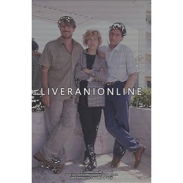 DIAP-RETROSPETTIVA RICKY TOGNAZZI ATTORE NELLA FOTO RICKY TOGNAZZI NANCY BRILLI E SERGIO CASTELLITTO NELL\'ANNO 1989 A CANNES AG ALDO LIVERANI SAS 