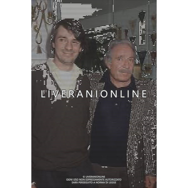 DIAP-RETROSPETTIVA RICKY TOGNAZZI ATTORE NELLA FOTO RICKY TOGNAZZI CON IL PADRE UGO TOGNAZZI A MILANO IN TERRAZZA MARTINI NELL\'ANNO 1989 AG ALDO LIVERANI SAS