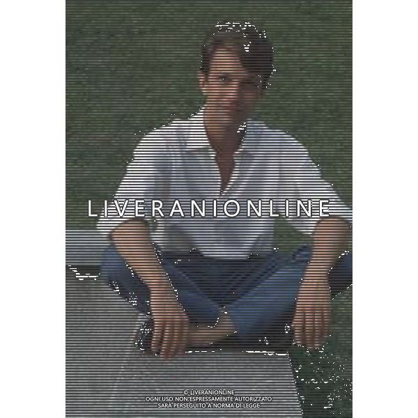 DIAP-RETROSPETTIVA SERGIO CAPUTO CANTANTE NELLA FOTO SERGIO CAPUTO NELL\'ANNO 1983 AG ALDO LIVERANI SAS