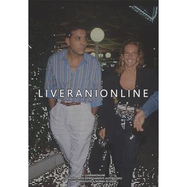 DIAP-RETROSPETTIVA GIULIANA DE SIO ATTRICE NELLA FOTO GIULIANA DE SIO CON UN AMICO NELL\'ANNO 1986 AG ALDO LIVERANI SAS