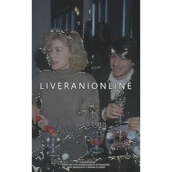 DIAP-RETROSPETTIVA RICKY TOGNAZZI ATTORE NELLA FOTO RICKY TOGNAZZI NANCY BRILLI E SERGIO CASTELLITTO NELL\'ANNO 1989 A MILANO IN TERRAZZA MARTINI AG ALDO LIVERANI SAS 