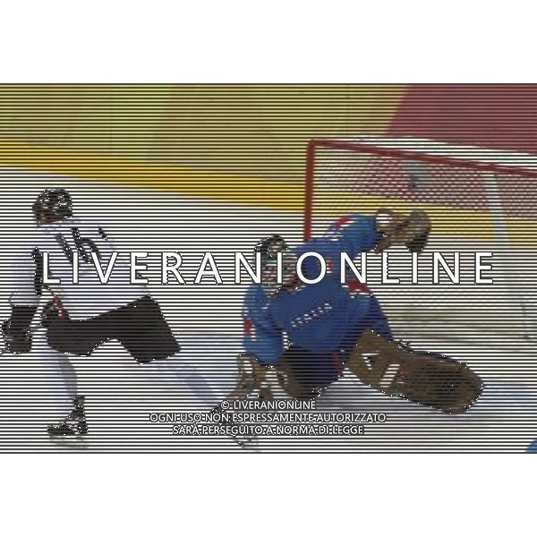 TORINO 18/02/2006 XX OLIMPIADI INVERNALI HOCKEY SU GHIACCIO ITALIA.-GERMANIA NELLA FOTO MUZZATTI JASON PH GIGI ARCAINI/AG.ALDO LIVERANI