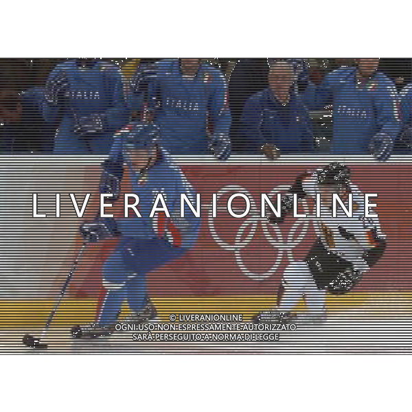 TORINO 18/02/2006 XX OLIMPIADI INVERNALI HOCKEY SU GHIACCIO ITALIA.-GERMANIA NELLA FOTO HELFER ARMIN PH GIGI ARCAINI/AG.ALDO LIVERANI