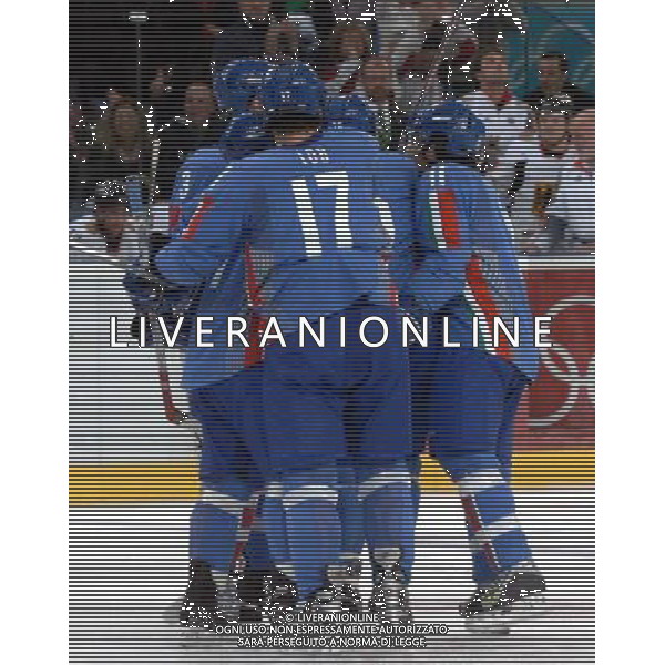 TORINO 18/02/2006 XX OLIMPIADI INVERNALI HOCKEY SU GHIACCIO ITALIA.-GERMANIA NELLA FOTO ESULTANZA ITALIA PH GIGI ARCAINI/AG.ALDO LIVERANI