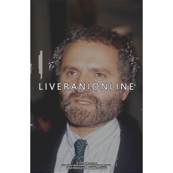 DIAP - RETROSPETTIVA GIANNI VERSACE STILISTA NELLA FOTO GIANNI VERSACE NELL’ANNO 1985 AG ALDO LIVERANI SAS