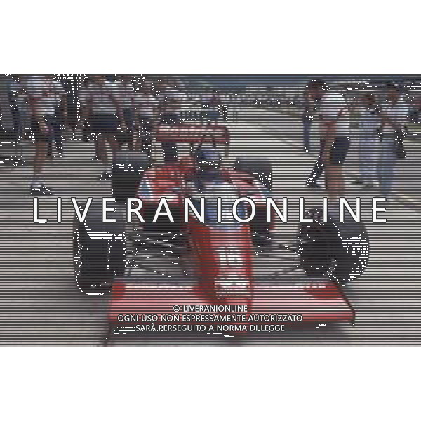 DIAP-RETROSPETTIVA PATRICK TAMBAY PILOTA F1 NELLA FOTO PATRICK TAMBAY NELL\'ANNO 1986 AG ALDO LIVERANI SAS 