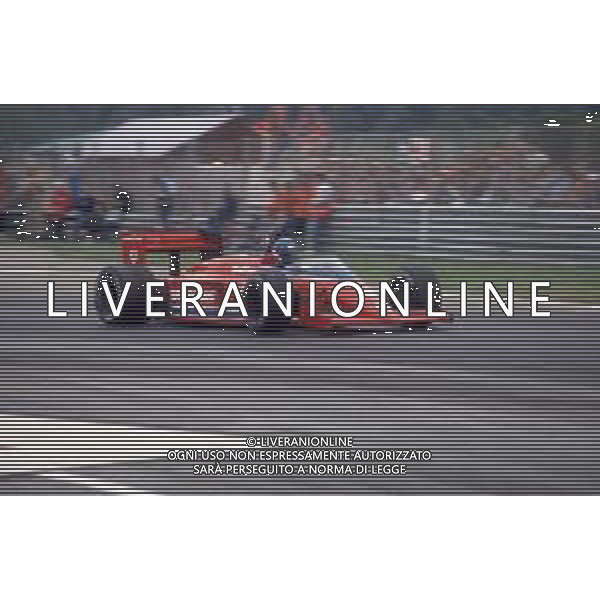 DIAP-RETROSPETTIVA PATRICK TAMBAY PILOTA F1 NELLA FOTO PATRICK TAMBAY NELL\'ANNO 1986 AG ALDO LIVERANI SAS 