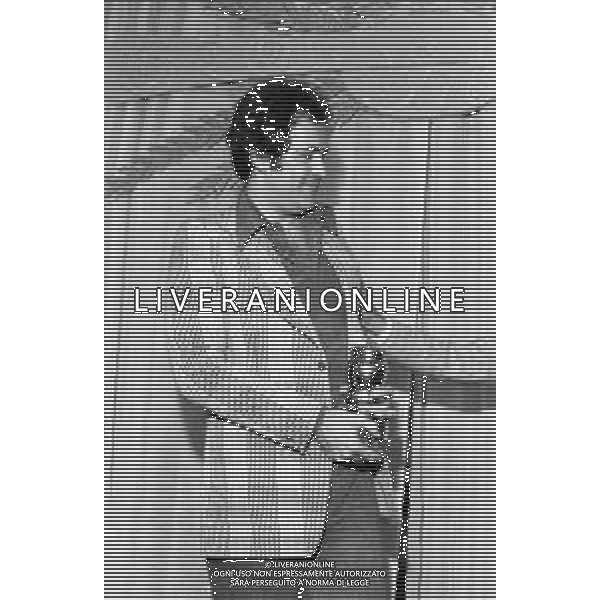 NEG -RETROSPETTIVA BERNARDO BERTOLUCCI REGISTA NELLA FOTO BERNARDO BERTOLUCCI ALLE GROLLE D’ORO NELL’ANNO 1973 A SAINT VINCENT AG ALDO LIVERANI SAS