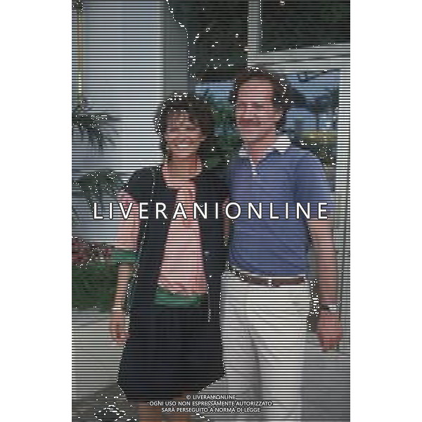DIAP-RETROSPETTIVA CLAUDIA CARDINALE ATTRICE NELLA FOTO CLAUDIA CARDINALE A CANNES NELL\'ANNO 1982 CON WERNER HERZOG AG ALDO LIVERANI SAS