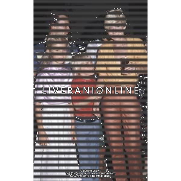 DIAP-RETROSPETTIVA RICK SCHRODER ATTORE NELLA FOTO RICK SCHRODER CON LA FAMIGLIA NELL\'ANNO 1980 AG ALDO LIVERANI SAS