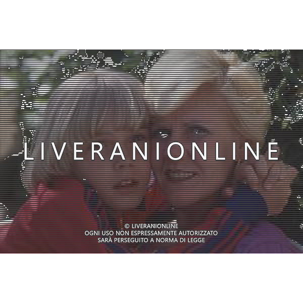DIAP-RETROSPETTIVA RICK SCHRODER ATTORE NELLA FOTO RICK SCHRODER CON LA MADRE A CANNES NELL\'ANNO 1980 AG ALDO LIVERANI SAS