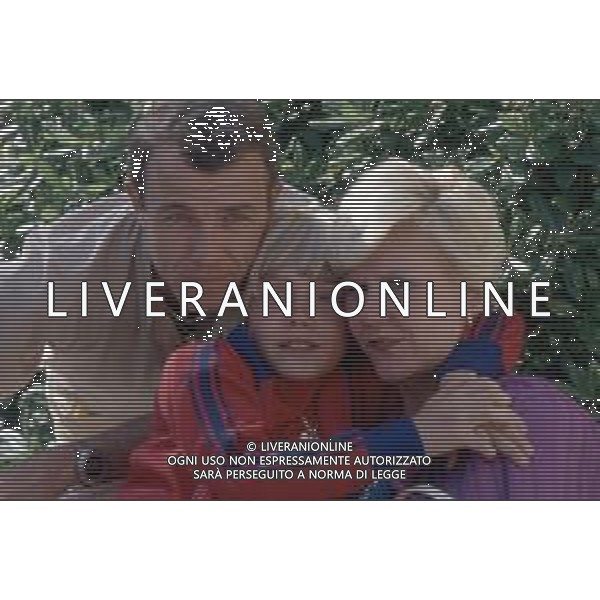 DIAP-RETROSPETTIVA RICK SCHRODER ATTORE NELLA FOTO RICK SCHRODER CON IL PADRE E LA MADRE A CANNES NELL\'ANNO 1980 AG ALDO LIVERANI SAS