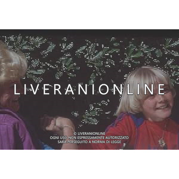 DIAP-RETROSPETTIVA RICK SCHRODER ATTORE NELLA FOTO RICK SCHRODER CON LA MADRE A CANNES NELL\'ANNO 1980 AG ALDO LIVERANI SAS