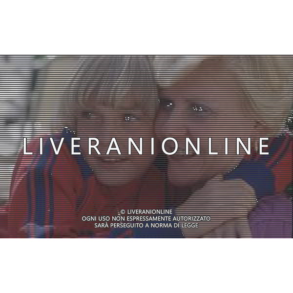 DIAP-RETROSPETTIVA RICK SCHRODER ATTORE NELLA FOTO RICK SCHRODER CON LA MADRE A CANNES NELL\'ANNO 1980 AG ALDO LIVERANI SAS