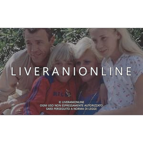 DIAP-RETROSPETTIVA RICK SCHRODER ATTORE NELLA FOTO RICK SCHRODER CON IL PADRE E LA MADRE A CANNES NELL\'ANNO 1980 AG ALDO LIVERANI SAS