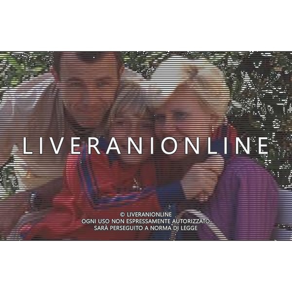 DIAP-RETROSPETTIVA RICK SCHRODER ATTORE NELLA FOTO RICK SCHRODER CON IL PADRE E LA MADRE A CANNES NELL\'ANNO 1980 AG ALDO LIVERANI SAS