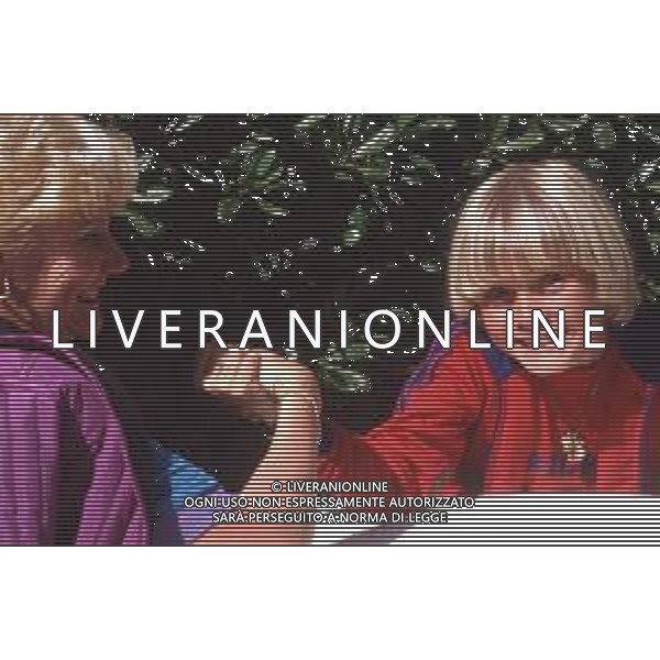 DIAP-RETROSPETTIVA RICK SCHRODER ATTORE NELLA FOTO RICK SCHRODER CON LA MADRE A CANNES NELL\'ANNO 1980 AG ALDO LIVERANI SAS