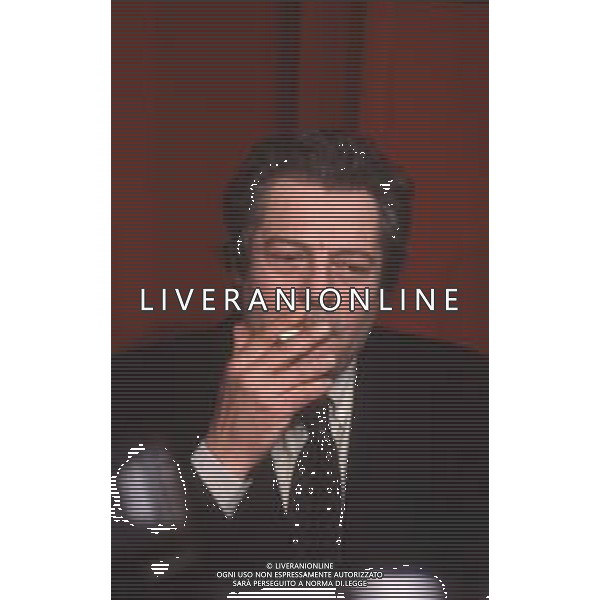 DIAP-RETROSPETTIVA MARCELLO MASTROIANNI ATTORE NELLA FOTO MARCELLO MASTROIANNI A CANNES NELL\'ANNO 1984 AG ALDO LIVERANI SAS