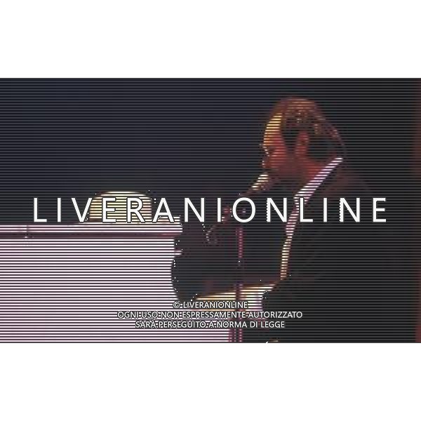 DIAP-RETROSPETTIVA ANTONELLO VENDITTI CANTANTE NELLA FOTO ANTONELLO VENDITTI NELL\'ANNO 1987 AG ALDO LIVERANI SAS