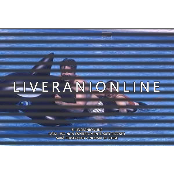 DIAP-RETROSPETTIVA PATRZIO ROVERSI CONDUTTORE TELEVISIVO NELLA FOTO PATRIZIO ROVERSI CON SYUSY BLADY NELL\'ANNO 1989 AG ALDO LIVERANI SAS 