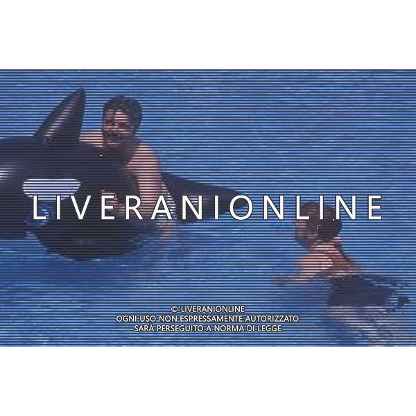DIAP-RETROSPETTIVA PATRZIO ROVERSI CONDUTTORE TELEVISIVO NELLA FOTO PATRIZIO ROVERSI CON SYUSY BLADY NELL\'ANNO 1989 AG ALDO LIVERANI SAS 