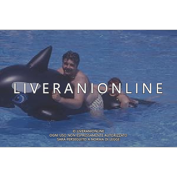 DIAP-RETROSPETTIVA PATRZIO ROVERSI CONDUTTORE TELEVISIVO NELLA FOTO PATRIZIO ROVERSI CON SYUSY BLADY NELL\'ANNO 1989 AG ALDO LIVERANI SAS 
