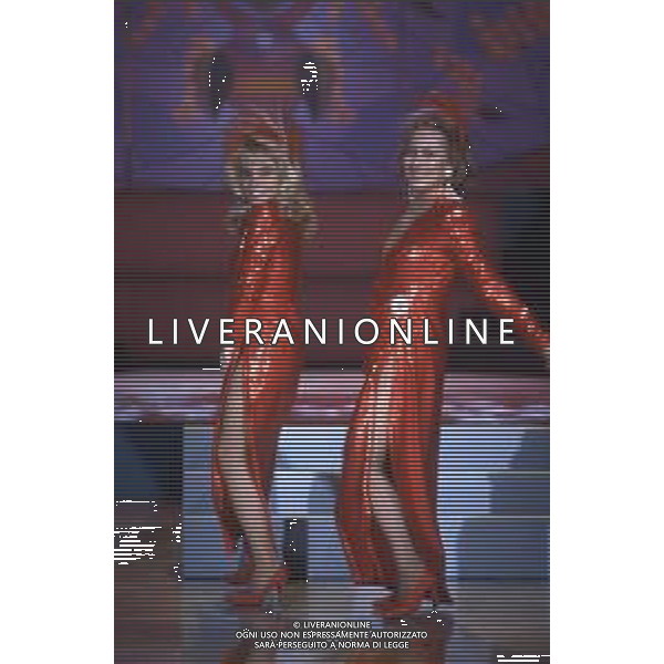 DIAP-RETROSPETTIVA MARIA GIOVANNA ELMI PRESENTATRICE TELEVISIVA NELLA FOTO MARIA GIOVANNA ELMI A MILANO NELL\'ANNO 1990 NELLA TRASMISSIONE TELEVISIVA “SIMPATICISSIMA “ CON ROSANNA VAUDETTI AG ALDO LIVERANI SAS