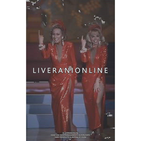 DIAP-RETROSPETTIVA MARIA GIOVANNA ELMI PRESENTATRICE TELEVISIVA NELLA FOTO MARIA GIOVANNA ELMI A MILANO NELL\'ANNO 1990 NELLA TRASMISSIONE TELEVISIVA “SIMPATICISSIMA “ CON ROSANNA VAUDETTI AG ALDO LIVERANI SAS