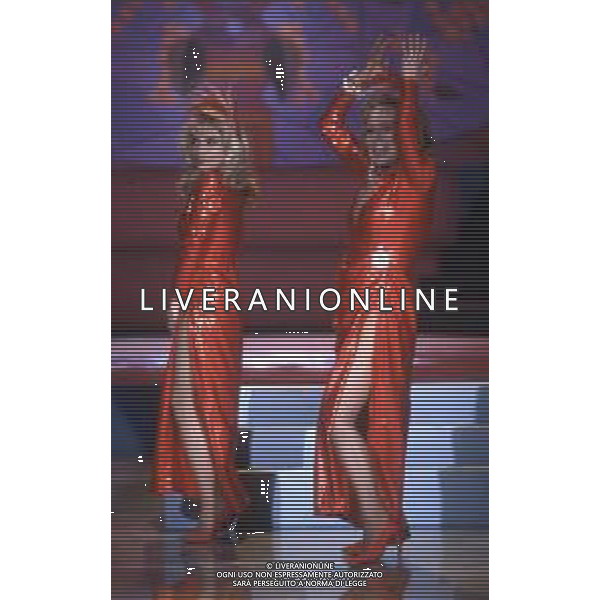 DIAP-RETROSPETTIVA MARIA GIOVANNA ELMI PRESENTATRICE TELEVISIVA NELLA FOTO MARIA GIOVANNA ELMI A MILANO NELL\'ANNO 1990 NELLA TRASMISSIONE TELEVISIVA “SIMPATICISSIMA “ CON ROSANNA VAUDETTI AG ALDO LIVERANI SAS