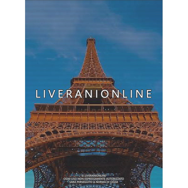 AGENZIA ALDO LIVERANI S A S 2006 NELLA FOTO TORRE EIFFEL AGENZIA ALDO LIVERANI
