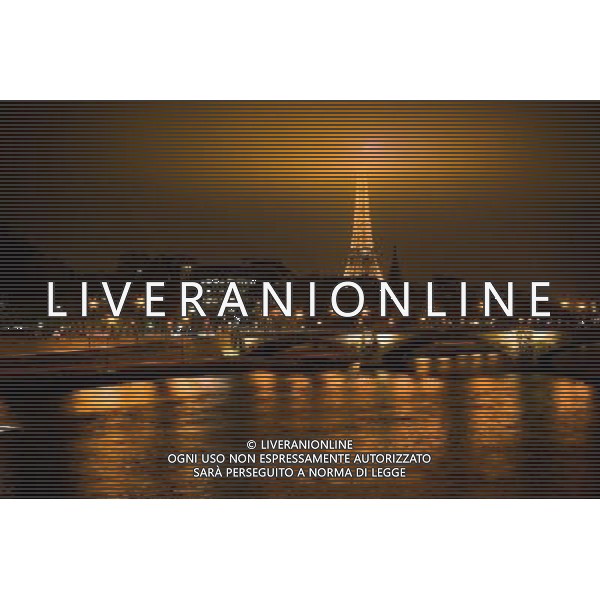 PARIGI 2005 NELLA FOTO LA TORRE EIFFEL AGENZIA ALDO LIVERANI